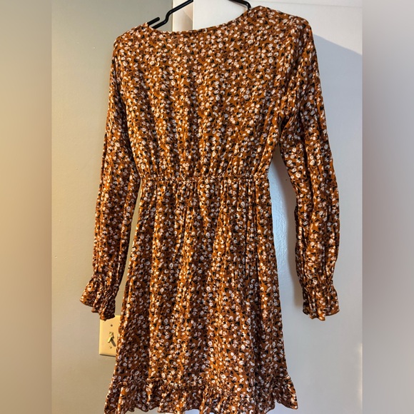 Brown floral wrap dress size medium - Picture 2 of 3
